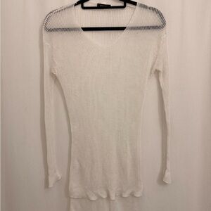 Chic White V-Neck Ribbed Sweater